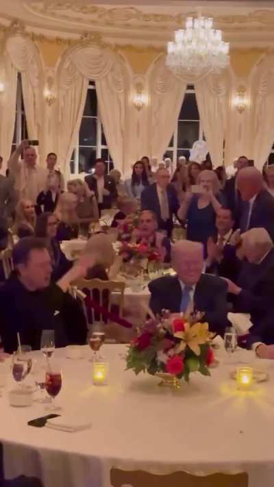 Musk at thanksgiving dinner 