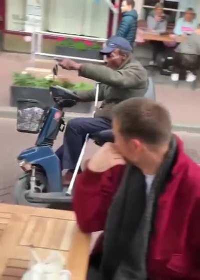 Ik🧑🏿‍🦼ihe