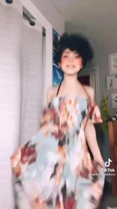 She looks good in this dress