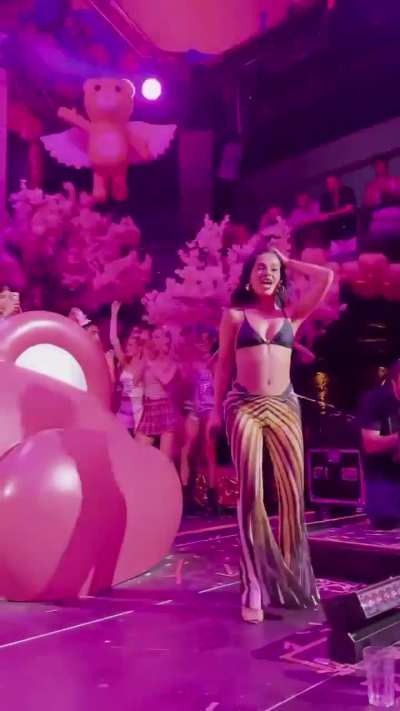 Becky performing ARRANCA at Bresh in Ibiza (7/5/2025)