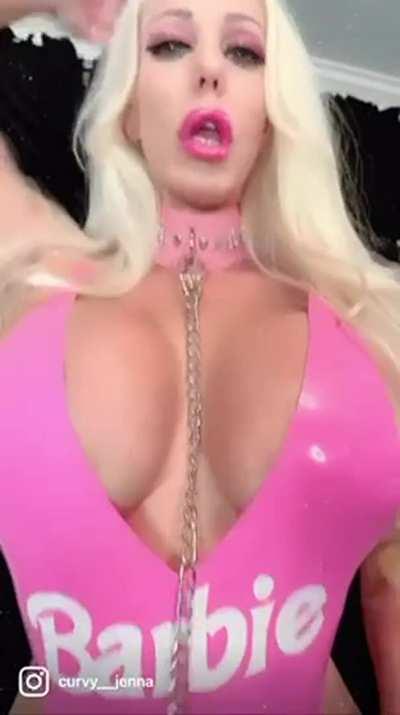 Daddy’s Bimbo barbie cum slut. I want every drop