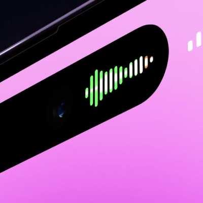 Presentamos la Dynamic Island en el iPhone 14 Pro. Una innovadora experiencia multitasking, donde se juntan diversión y funcionalidad como nunca antes. Te permite interactuar con todas tus notificaciones, alertas y actividades en un solo lugar.