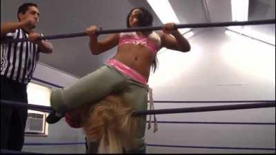 KRlSTlN choked on the middle rope