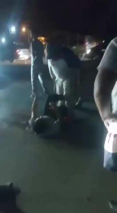 José C. Paz: el dueño de un vivero atrapa a un ladrón y lo castiga con su látigo...