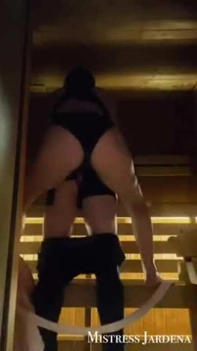 Used my cheap slut in hotel’s sauna 🤤🍆