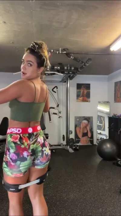 The jiggle always gets me 🥺🔥🍑