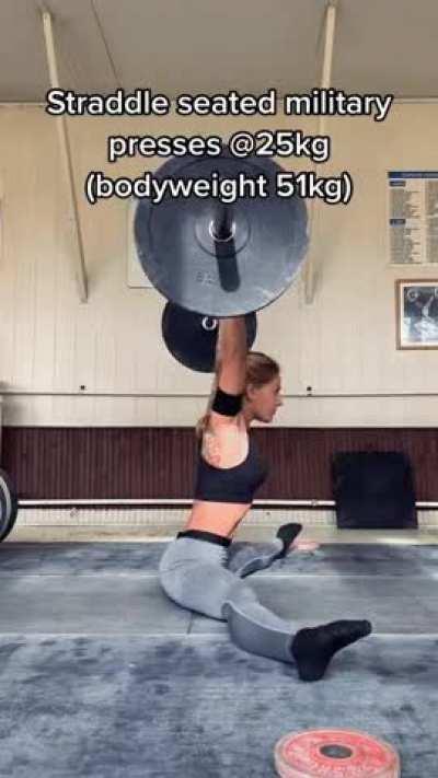 (F) Obsessed with straddle stretching & military pressing at the same time :)