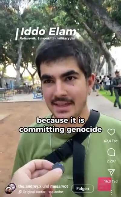 Israeli teens burn their army draft papers