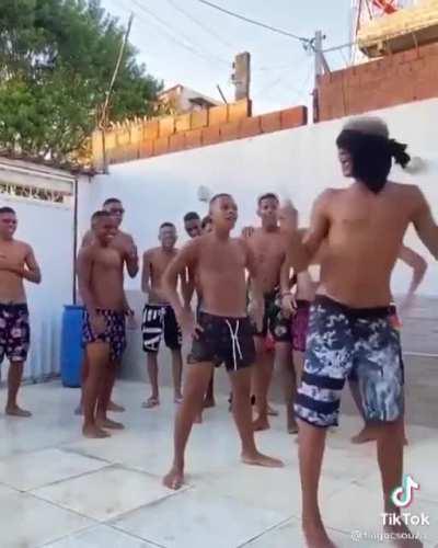Muquinha no churras dos cria