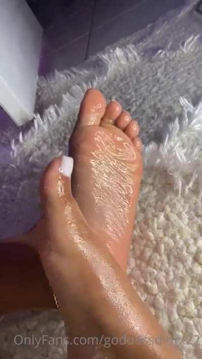 $DM me to get folders. Join telegram now in comments (join it now!)