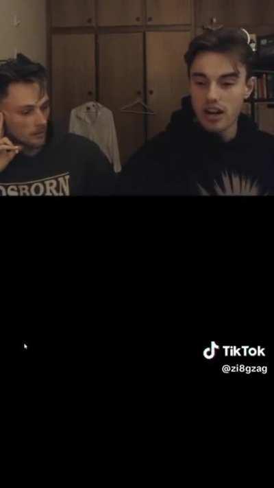 Two top-tier Geoguessr players guessing a location from anywhere in the world in 0.1 seconds, the information retention is insane