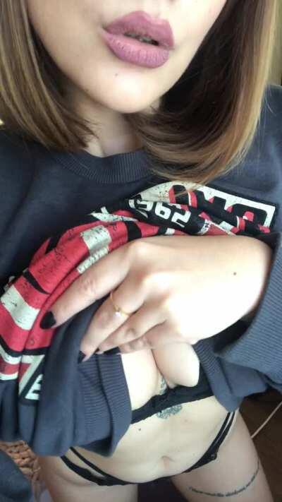 “Stop the world, 'cause I wanna, get out with you”🤭