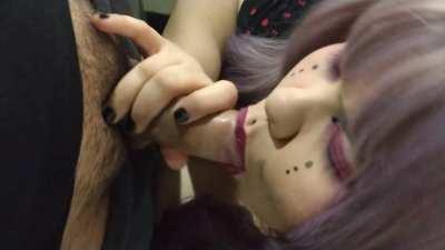 I love feel a hard cock in my mouth :3