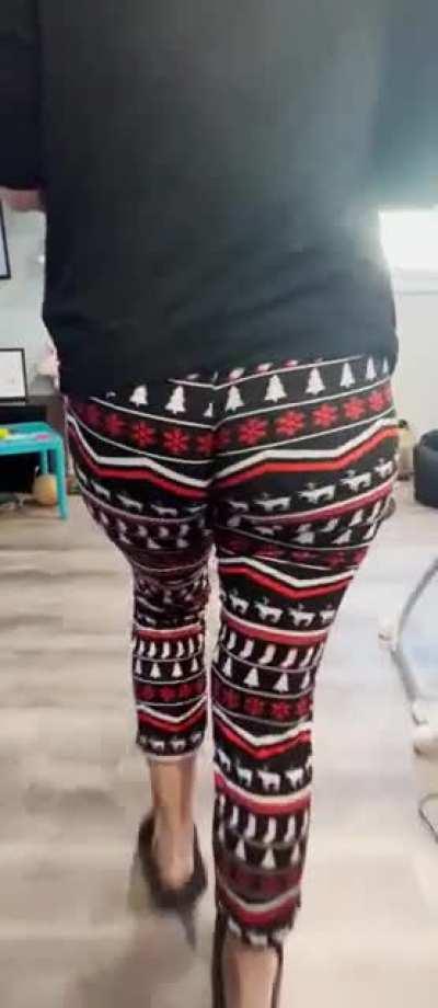 jingle cheeks, jingle cheeks, jingle all the way 🎄