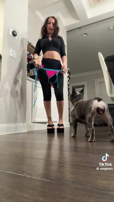 showing off her new shoes but her feet are so pretty gawww