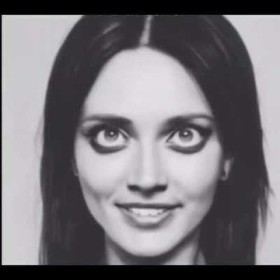 Kahin ye ladki 🅱️an....