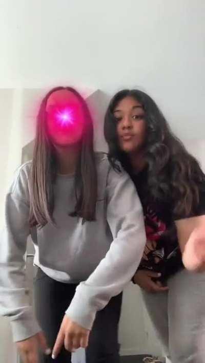 Her 🍑 is sooooo fat