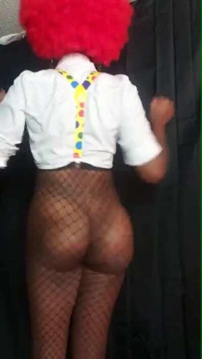 Y’all gotta see this 🤡👏🏾