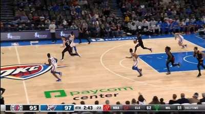 [Highlight] Luke Kennard hits the tough triple to give the Clippers the lead