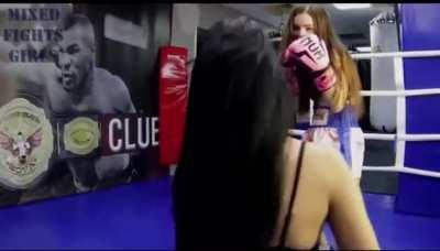 Kickboxer is overwhelmed and destroyed by her smaller rival. 