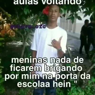 Elas brigam pra ver quem senta mais longe de mim