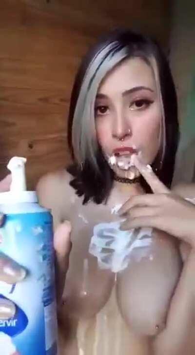 Ya saben quien es POR FAVOR NO DIGAN EL NOMBRE. Discreción. Pack completo en el grupo de telegram (1er comentario)