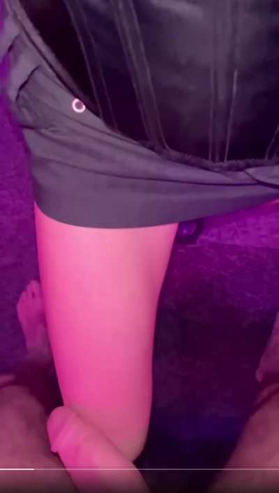 Bella Knees Big Dick