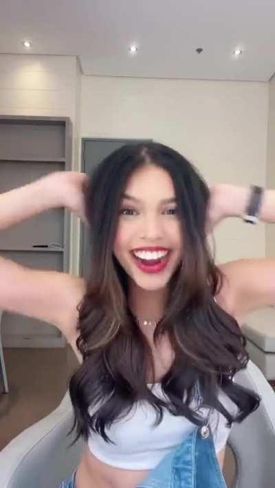 Maine Mendoza