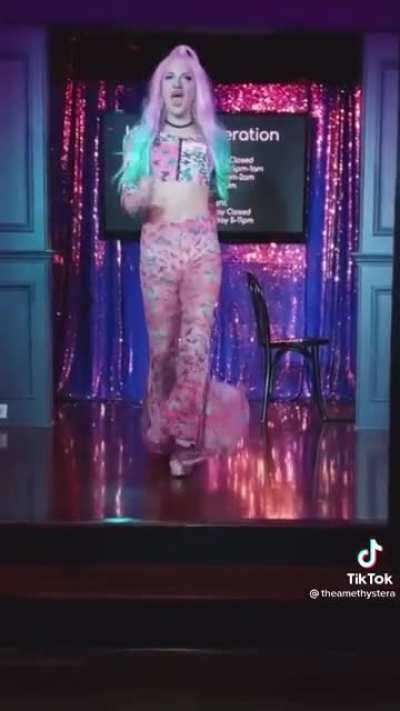 Toni Collette mode: activate