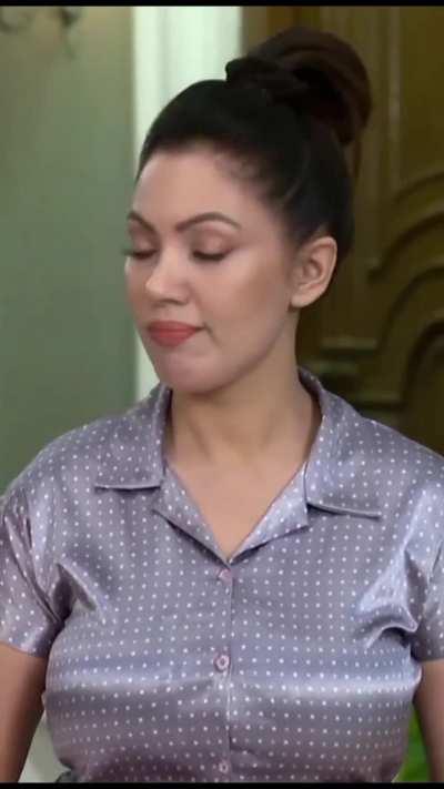 Munmun Dutta Curves 😍