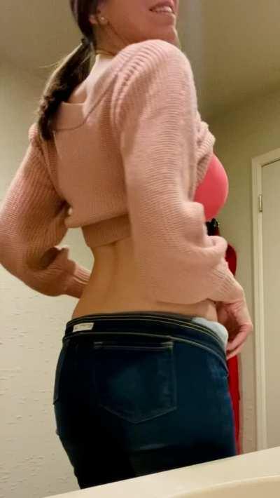 Let me show you where I want you to lick [40 Mom]