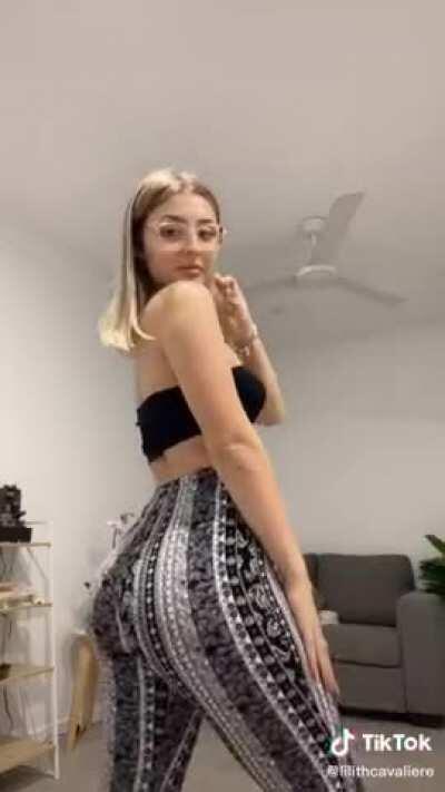 Lilith her Pics and More Videos! Link in C0mments