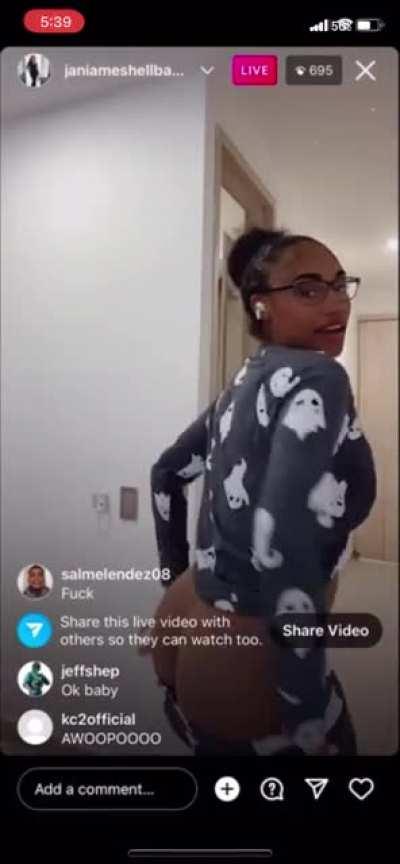 this tha video y’all was talking about ? 😂 .