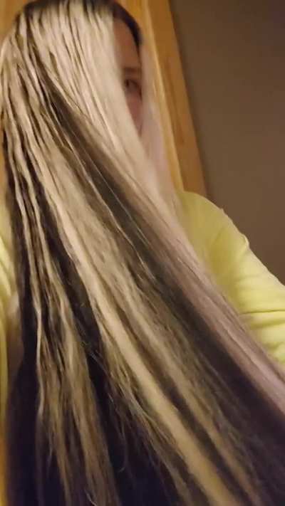 Amateur experimenting; still damp hair 💦🏵