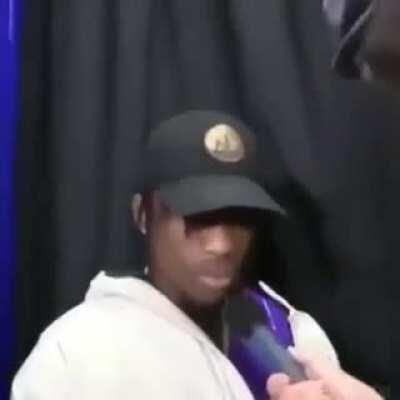 Escote el travieso un capo