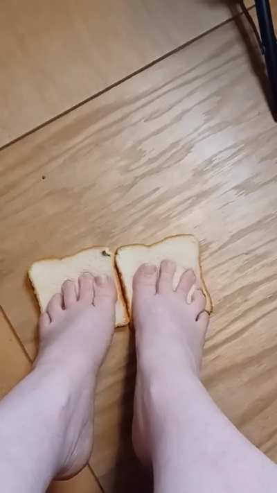 Toe Bread or Foot Sandwich which is better?