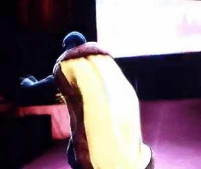 Vivec on his way to bite off Molag's Cock and Bals