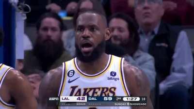 [Highlight] LeBron perfectly times the chase down block on Kyrie late in the 2nd quarter