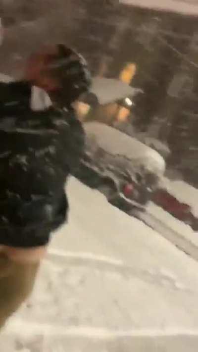 Seattle: Lady tries to run over pedestrians after snowball hits her car!