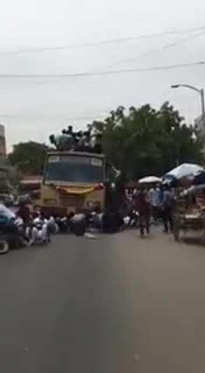 Not a wise way to enjoy yourselves ig