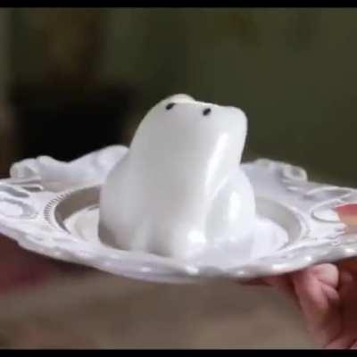 Jeannie seeing something cute *Cute anime noise intensifies*