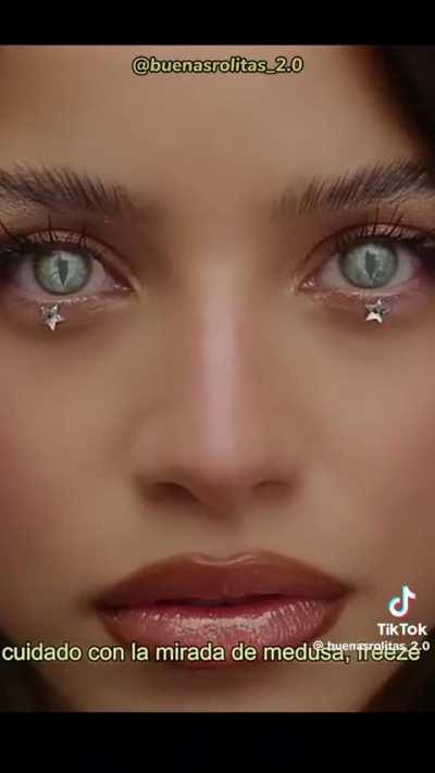 Como me he drenado la pija con este video uff, como se mueve la hija de puta🥵🤤