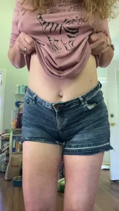 Did anyone else think he was singing 🎶Reverend Blue Jeans🎶?