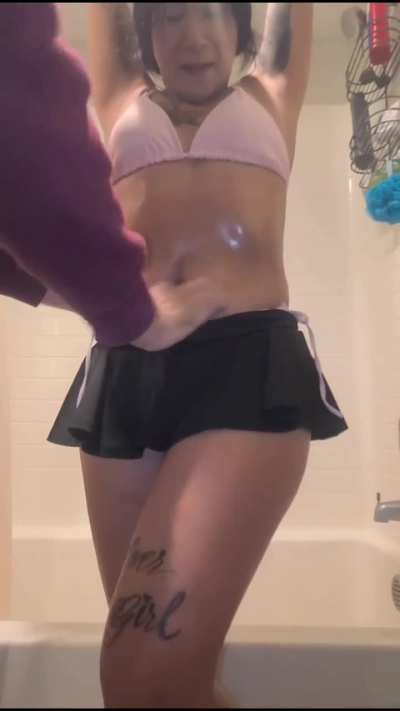 Cecilia Bellybutton & Armpits Tickled