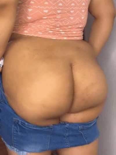 Hope my booty can make you hard