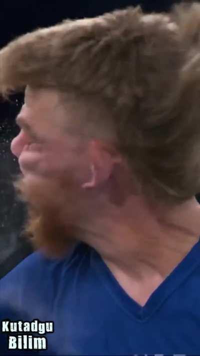 Effect of a slap in slow motion