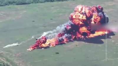 The moment a russian Su-25 attack aircraft crashed. Near the town of Soledar, Donetsk region.