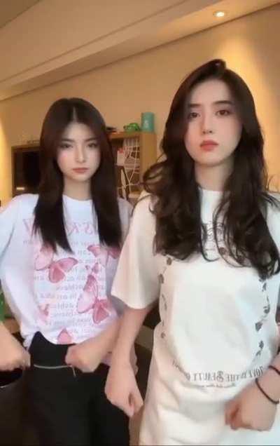 220705 Eleanor Lee Instagram update with Yiren