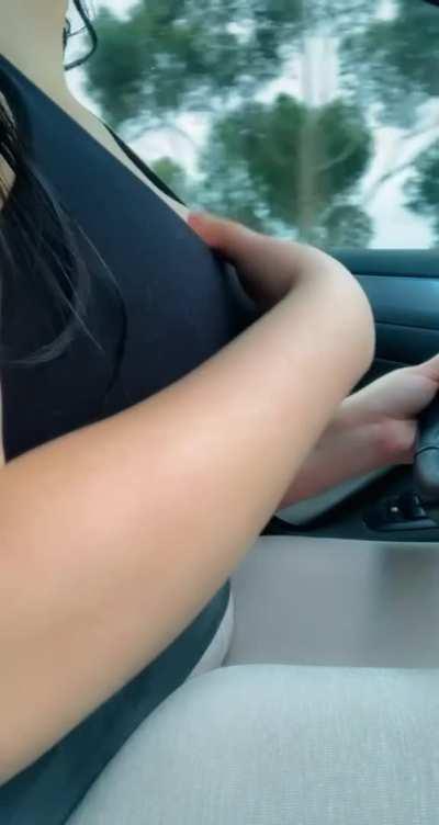 Breed me in the car? 😍