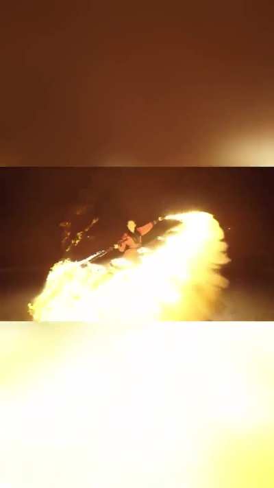 jade beauty performing heavenly sword art (TeacherHanliang on youtube)